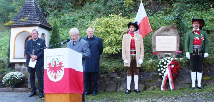 Am 1. September Gedenk- und Mahnwache in Blumau – SHB- Obmann Roland Lang bedankt sich bei Gemeinderat Karl Saxer