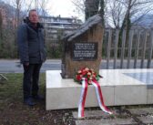 Foibe-Denkmal in Bozen:Südtiroler Heimatbund legt am Gedenktag Blumen nieder