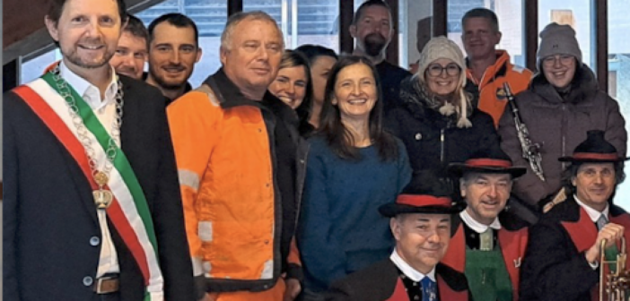 Bürgermeister über Verwendung der Trikoloreschleife aufgeklärt