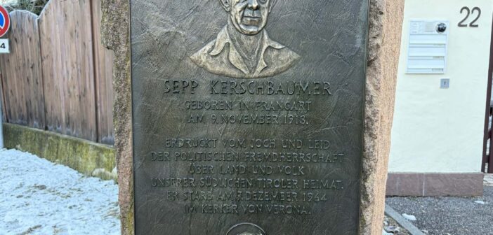 Gedenkstein für Sepp Kerschbaumer auf Hochglanz gebracht